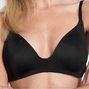 DREAM ANGELS
Wear Everywhere Wireless Push Up Bra 34D - Black